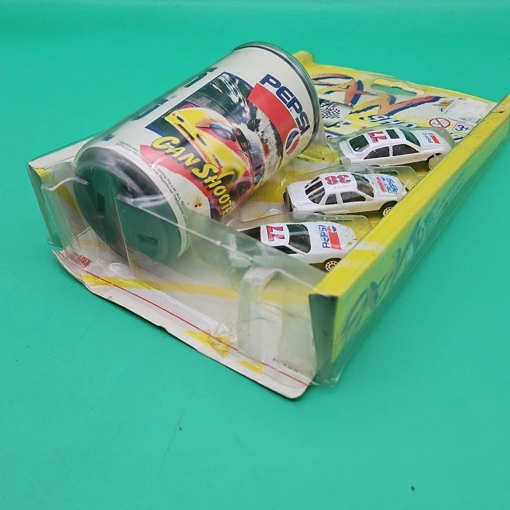 Special Edition Pepsi Can Shooter Die Cast Metal Golden‎ Wheel NOS